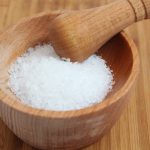 Jaką rolę odgrywa sól w zmiękczaniu wody?