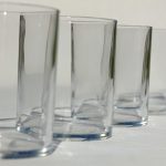 8 szklanek wody dziennie zapewni zdrowie i urodę? Fakt czy mit?